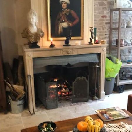 La Maison De Lea, Chambres D'Hotes De 14 Couchages 图尔尼 外观 照片