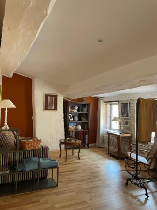 La Maison De Lea, Chambres D'Hotes De 14 Couchages 图尔尼 外观 照片