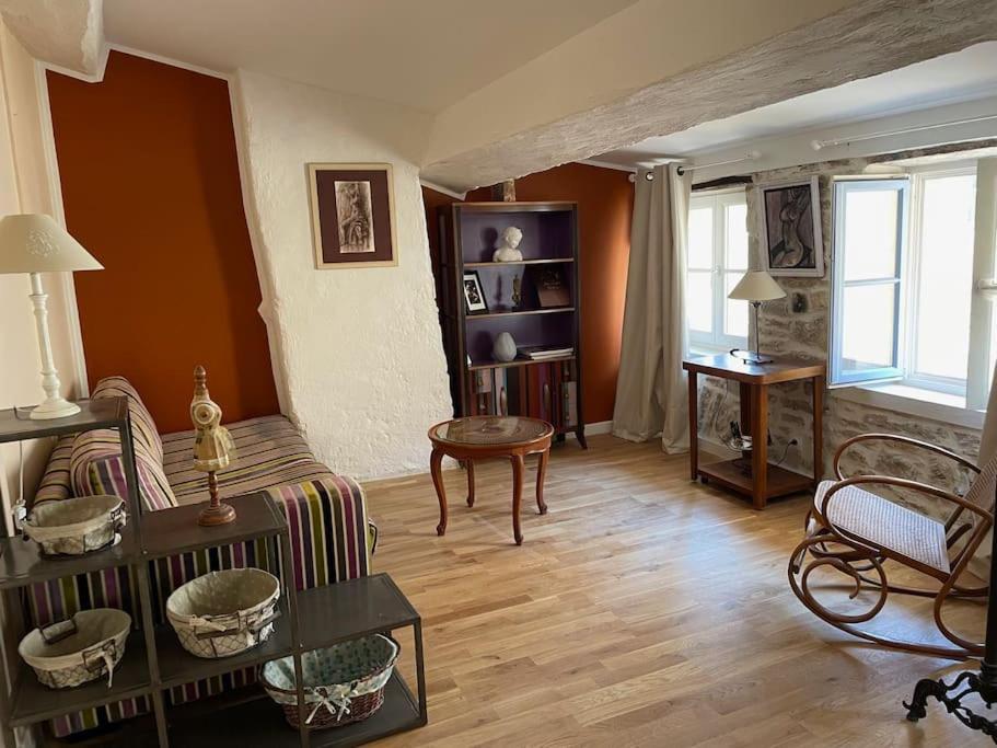 La Maison De Lea, Chambres D'Hotes De 14 Couchages 图尔尼 外观 照片