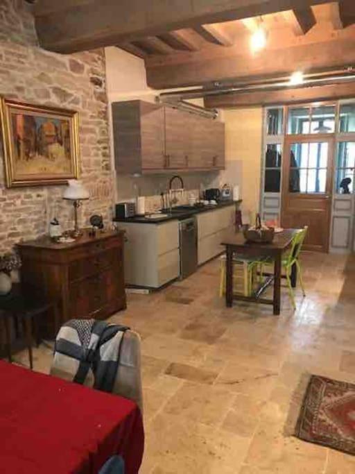 La Maison De Lea, Chambres D'Hotes De 14 Couchages 图尔尼 外观 照片